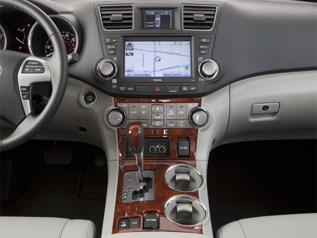 2011 Toyota Highlander SE