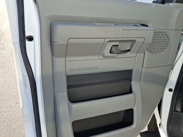 2024 Ford E-450SD 14' BOX TRUCK DRW