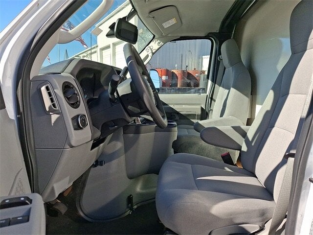 2024 Ford E-450SD 14' BOX TRUCK DRW