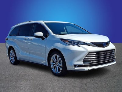 2022 Toyota Sienna Platinum 7 Passenger