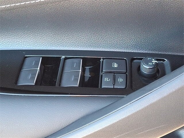 2022 Toyota Corolla Hatchback SE Nightshade Edition