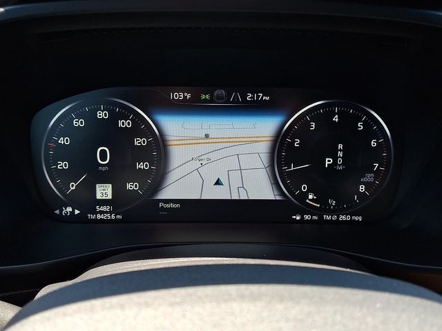 2022 Volvo XC40 R-Design