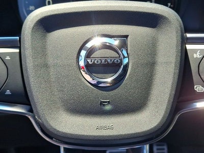 2022 Volvo XC40 R-Design