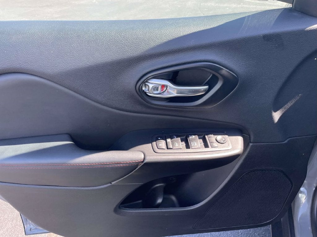 2023 Jeep Cherokee Trailhawk 4x4