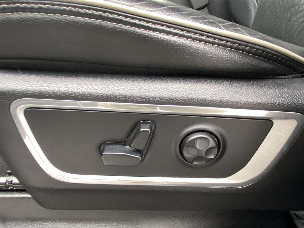 2021 RAM 1500 Laramie Crew Cab 4x4 5'7' Box