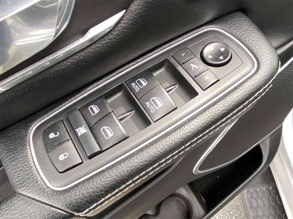 2021 RAM 1500 Laramie Crew Cab 4x4 5'7' Box