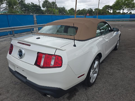 2011 Ford Mustang GT Premium
