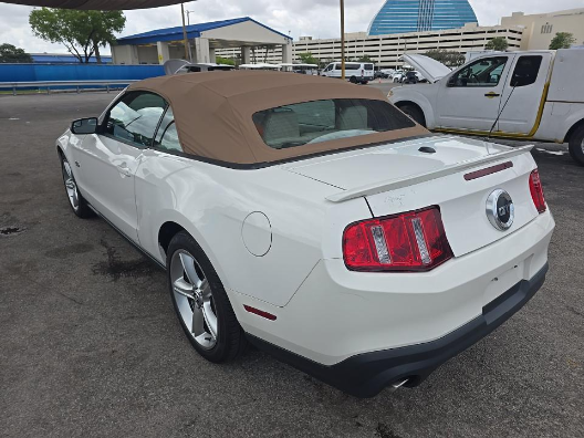 2011 Ford Mustang GT Premium
