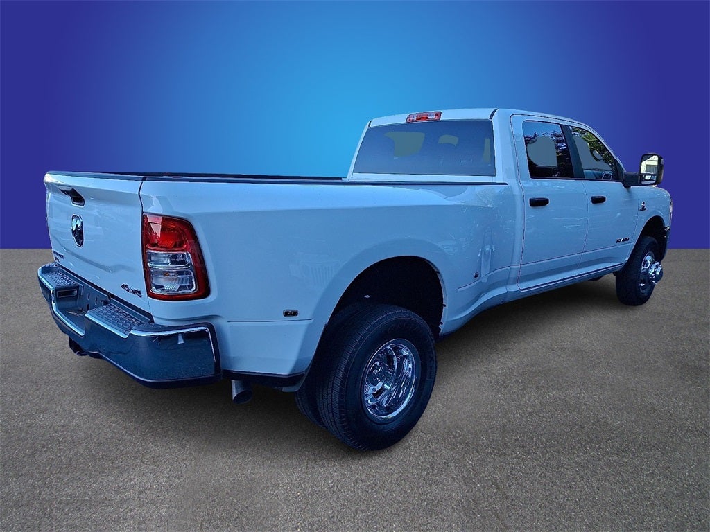 2024 RAM 3500 Big Horn Crew Cab 4x4 8' Box