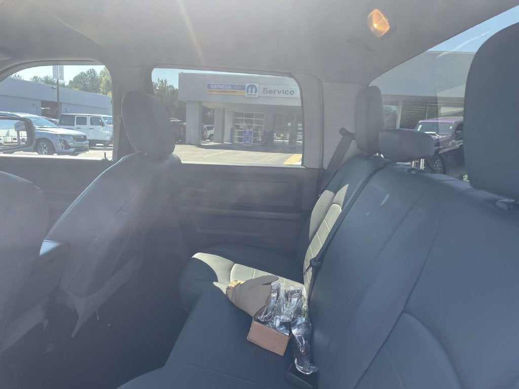 2018 RAM 2500 Tradesman Crew Cab 4x4 6'4' Box