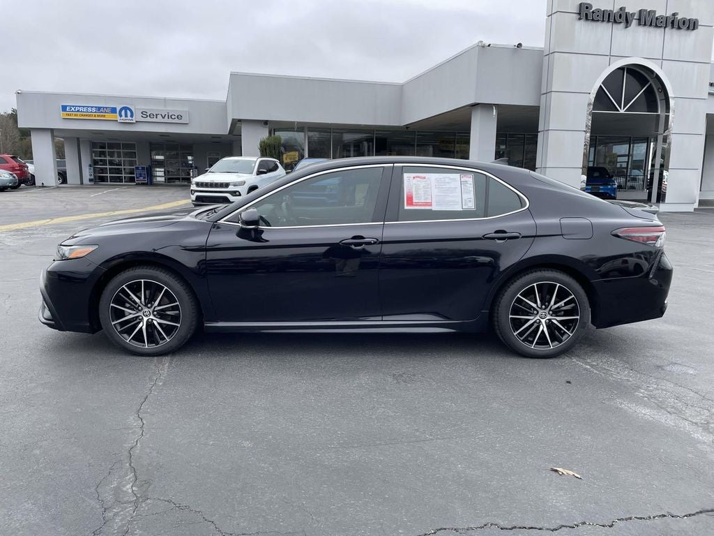 2022 Toyota Camry SE