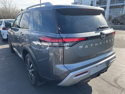 2023 Nissan Pathfinder Platinum 4WD