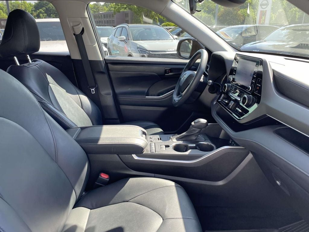 2022 Toyota Highlander L