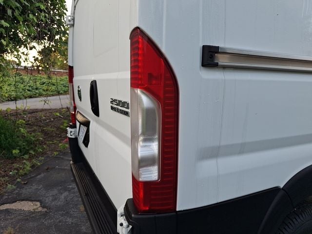2025 RAM ProMaster 2500 Base 136 WB
