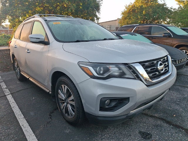 2018 Nissan Pathfinder SV