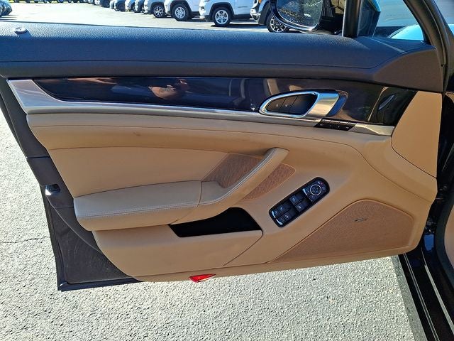 2016 Porsche Panamera Edition