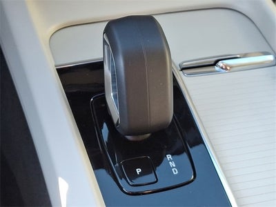 2025 Volvo XC60 B5 Core