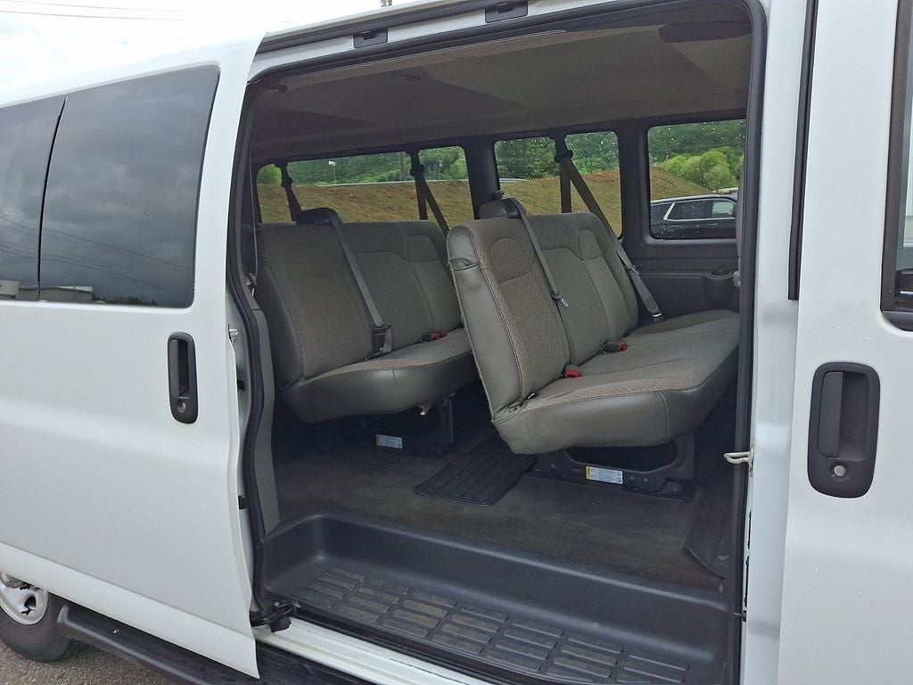 2019 Chevrolet Express 3500 LT Passenger