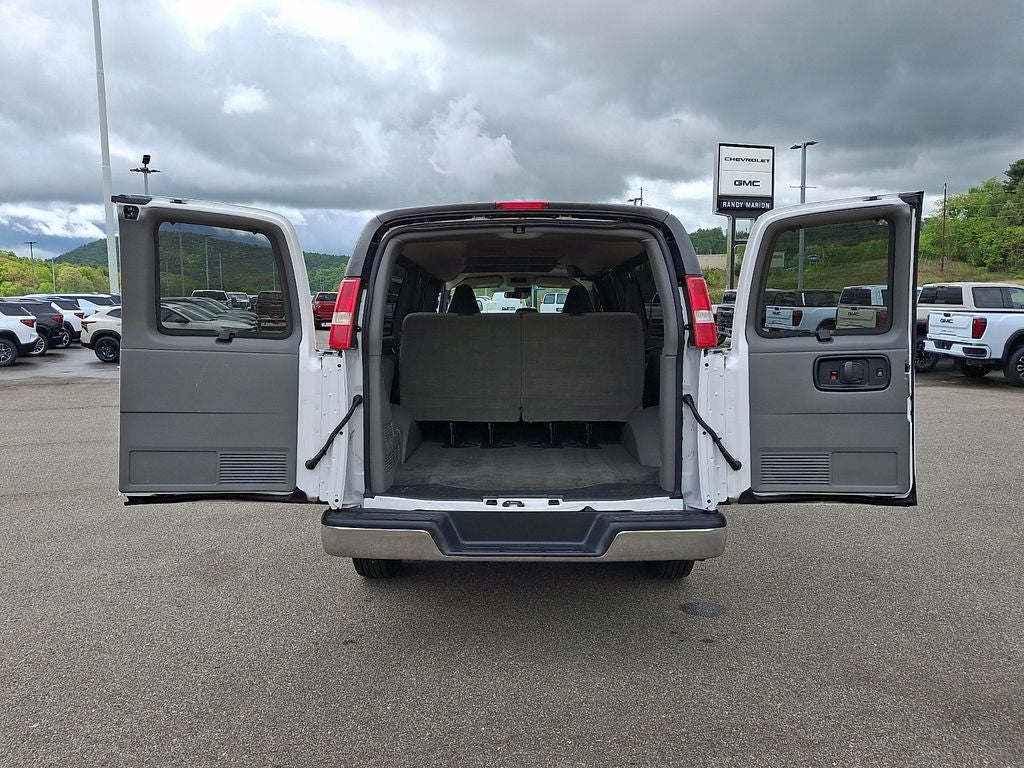 2019 Chevrolet Express 3500 LT Passenger