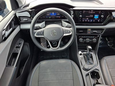 2024 Volkswagen Taos 1.5T SE Black