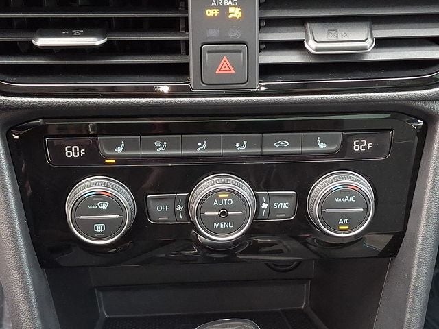 2024 Volkswagen Taos 1.5T SE Black