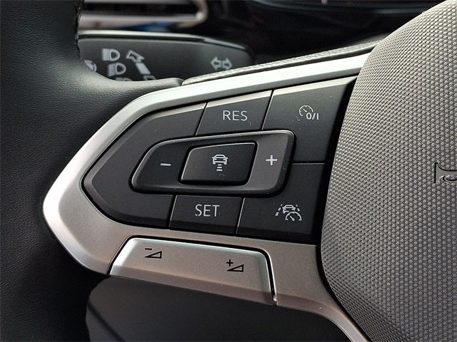 2024 Volkswagen Taos 1.5T SE Black