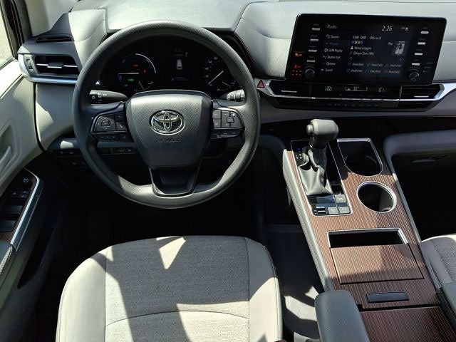 2024 Toyota Sienna LE 8 Passenger