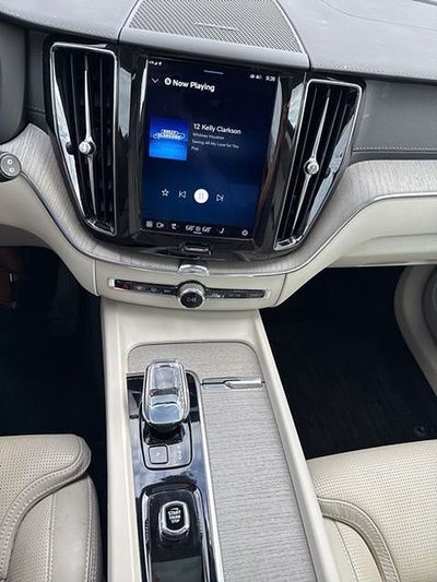 2023 Volvo XC60 B6 Ultimate Dark Theme