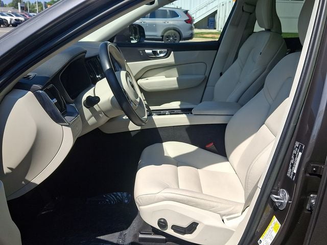 2023 Volvo XC60 B5 Core