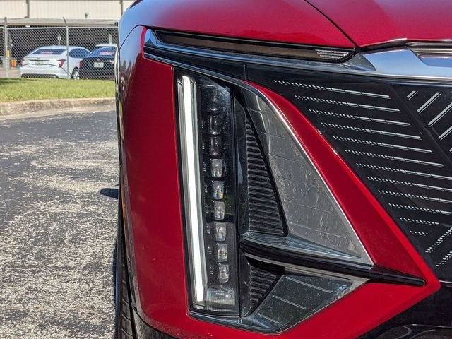 2024 Cadillac LYRIQ Luxury 2
