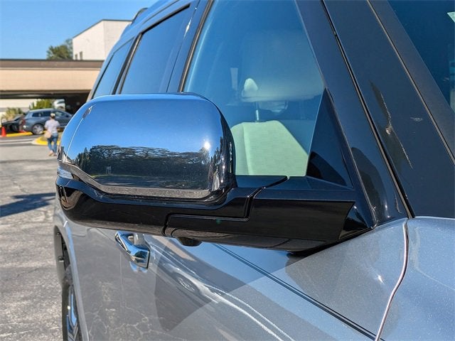 2023 Toyota Sequoia SR5