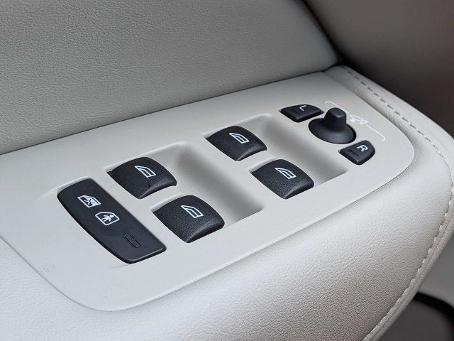 2026 Volvo XC60 Plug-In Hybrid Ultra