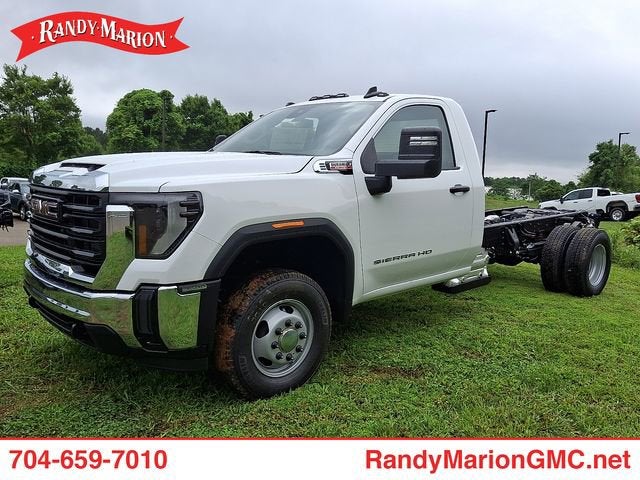 2026 GMC Sierra 3500 HD Chassis Cab Pro