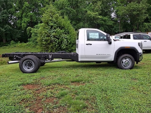 2026 GMC Sierra 3500 HD Chassis Cab Pro