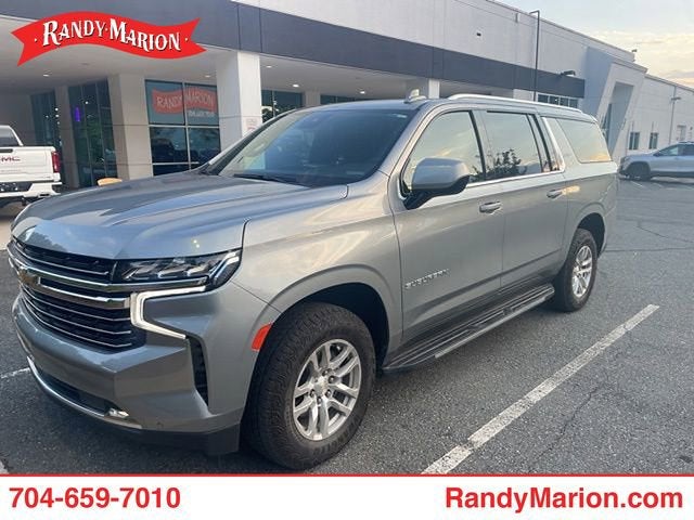 2023 Chevrolet Suburban 4WD 1500 LT's photo