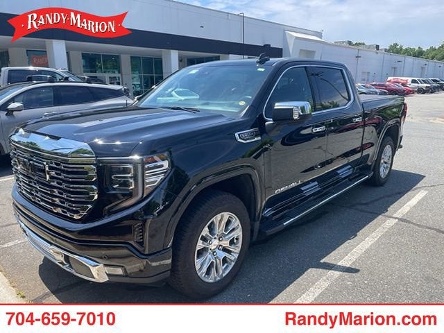 2023 GMC Sierra 4WD Crew Cab Short Box Denali's photo