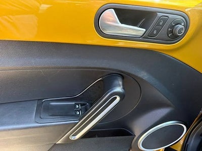 2016 Volkswagen Beetle 1.8T Dune