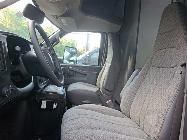 2024 GMC Savana Cutaway 4500 2WT