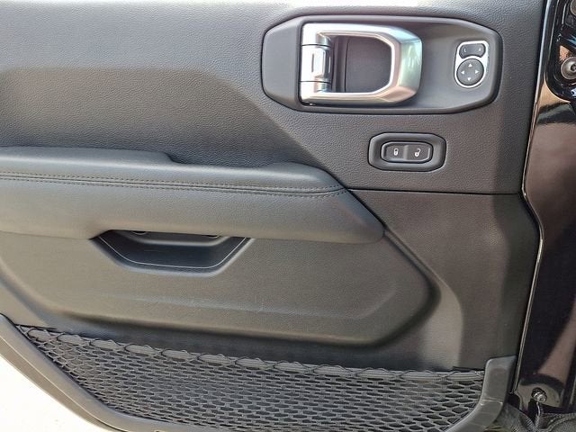 2023 Jeep Wrangler 4-Door Sahara Altitude 4x4