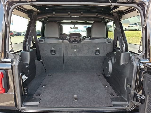 2023 Jeep Wrangler 4-Door Sahara Altitude 4x4