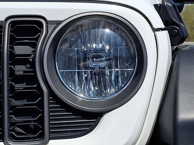2025 Jeep Wrangler 4-Door Summit 4x4