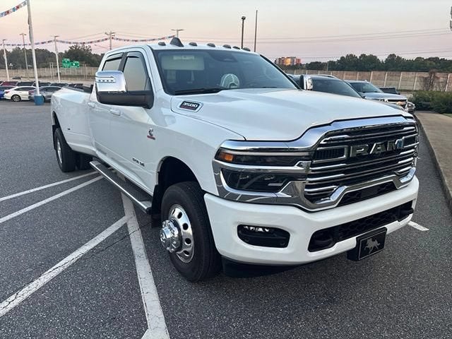 2025 RAM 3500 Laramie Crew Cab 4x4 8' Box