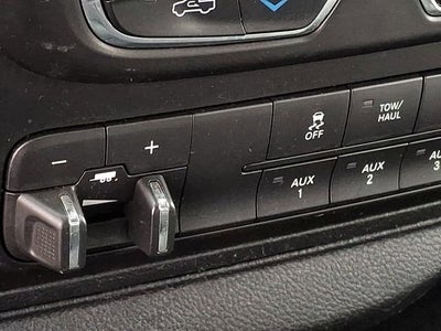 2018 RAM 2500 SLT Crew Cab 4x4 8' Box