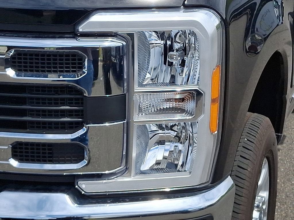 2023 Ford Super Duty F-350 SRW XL