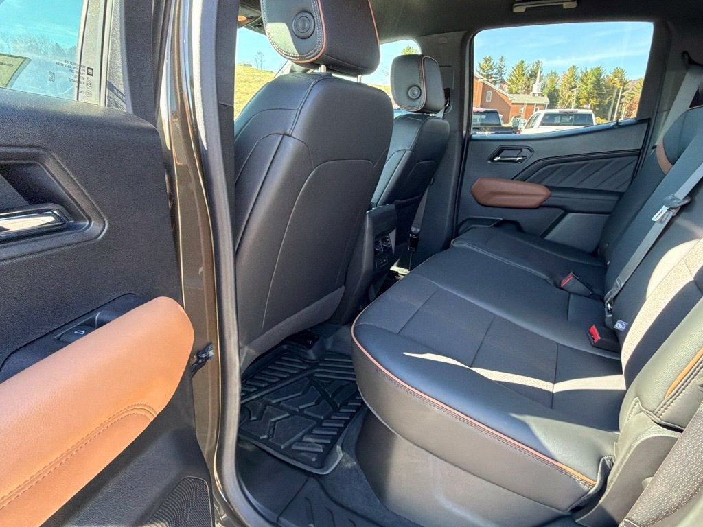 2025 GMC Canyon AT4