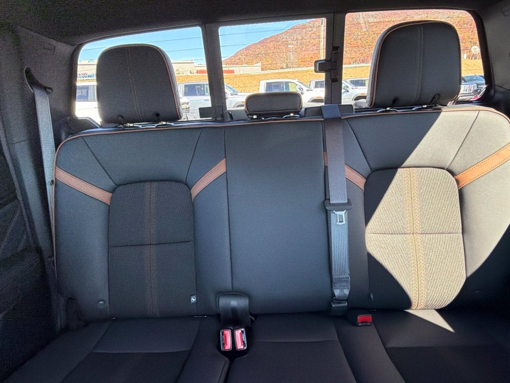 2025 GMC Canyon AT4