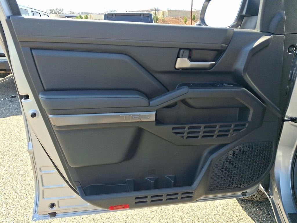 2025 Toyota Tacoma 4WD SR