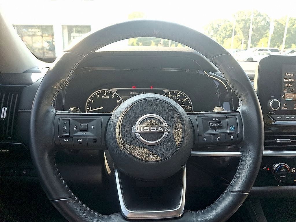 2022 Nissan Pathfinder SV