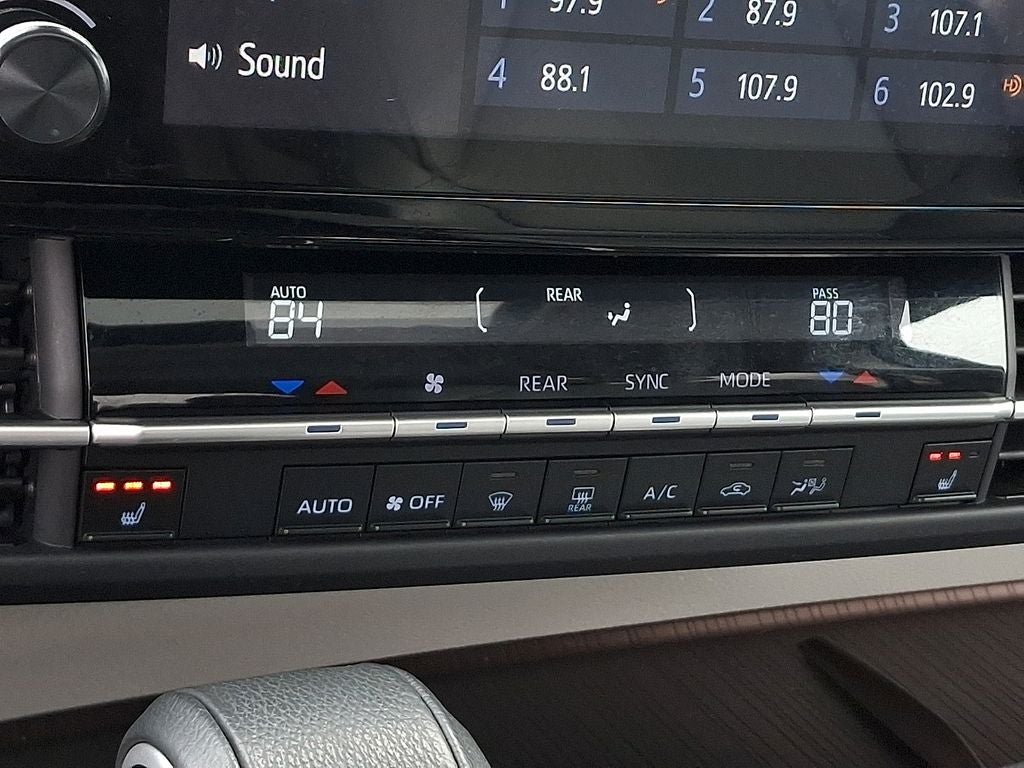 2023 Toyota Sienna XLE 7 Passenger