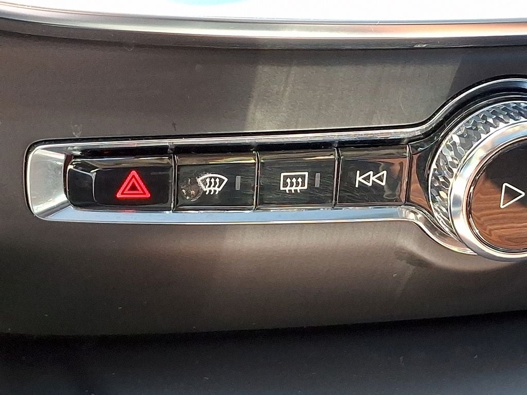 2024 Volvo S60 B5 Plus Dark Theme